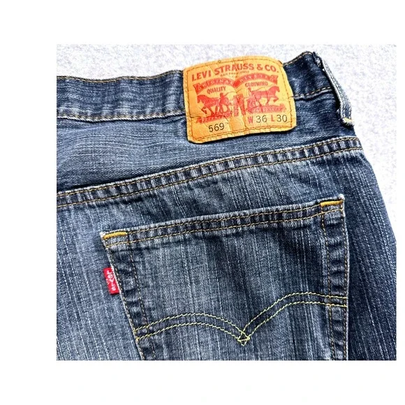 Levis 569 Loose Straight Jeans Mens 36x30 Blue Medium Wash Denim 00569-0041 - Picture 3 of 11